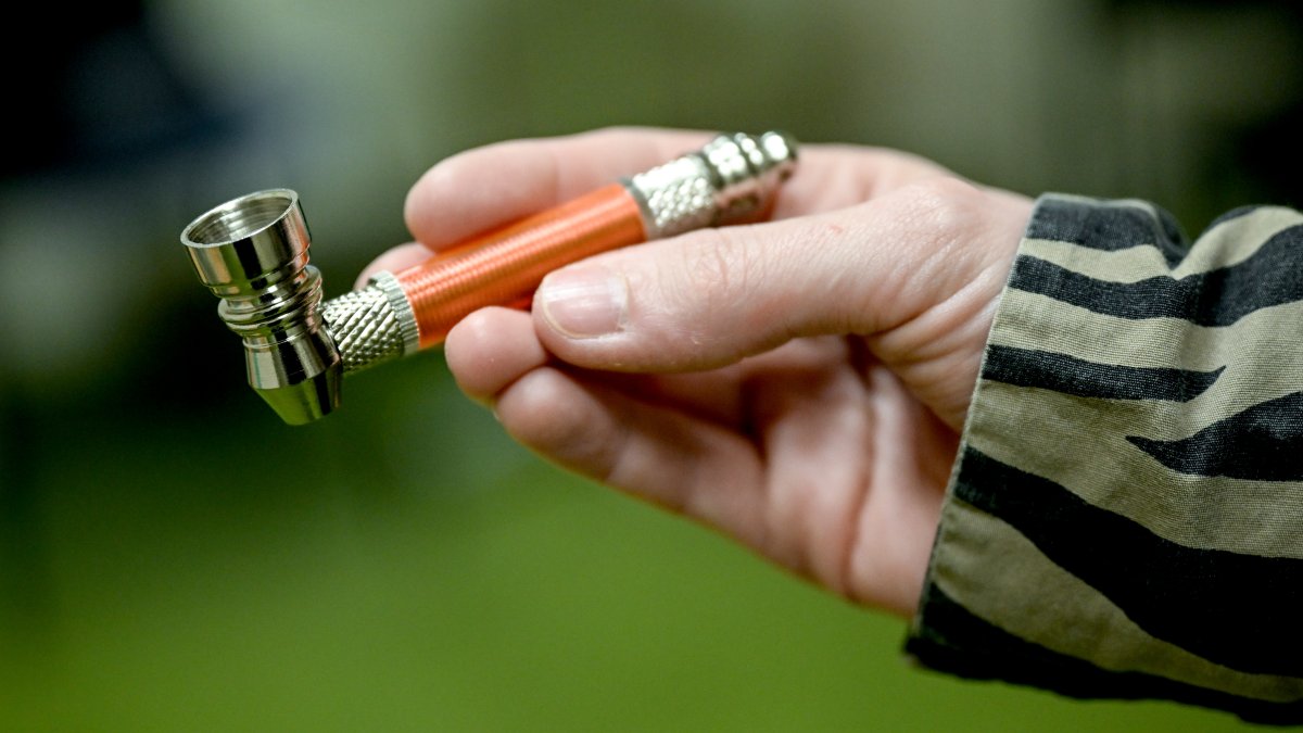Woman arrested after crack pipe found in car while she was sleeping ...