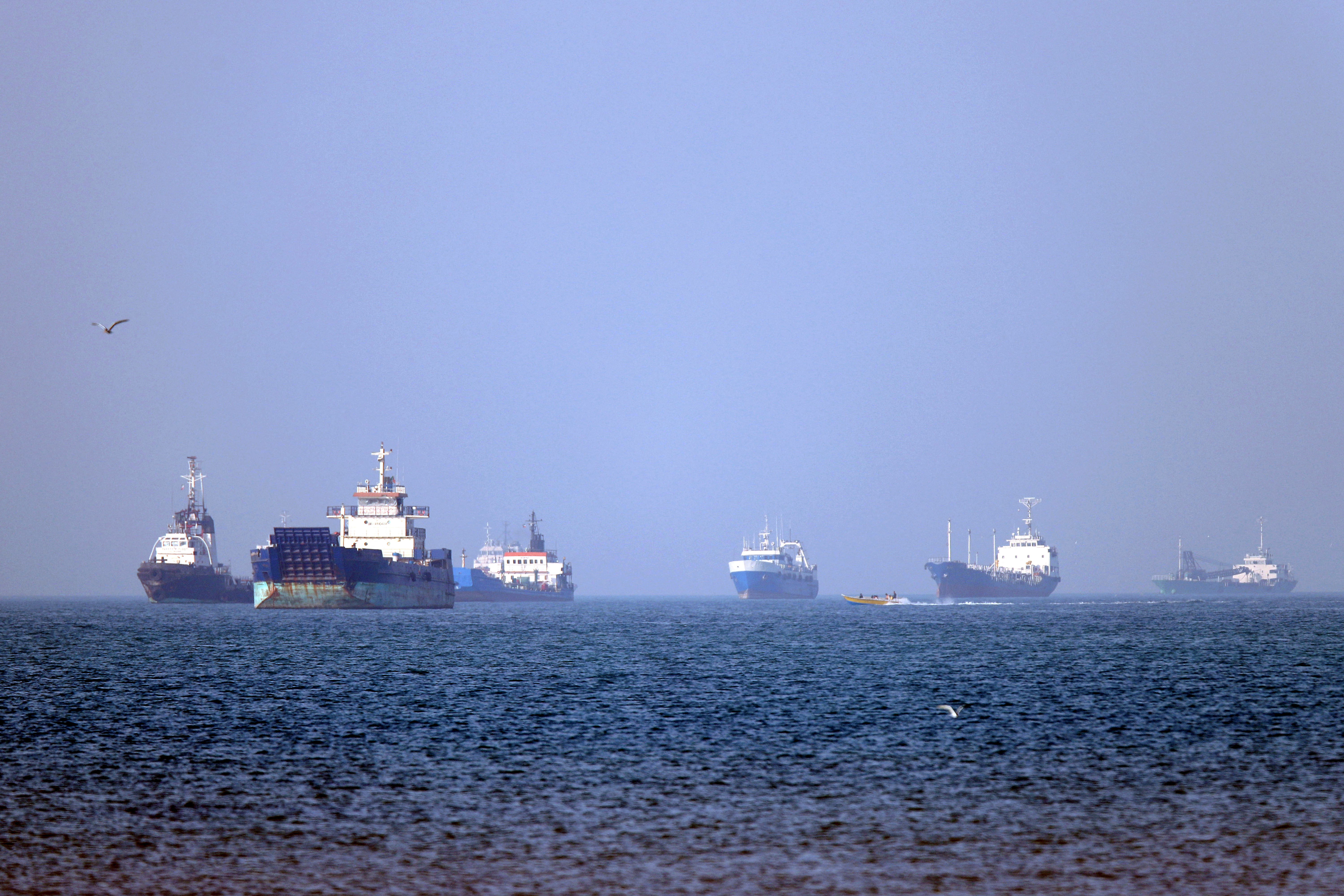 U.S. attempt to open Strait of Hormuz tests the fragile Iran war ceasefire