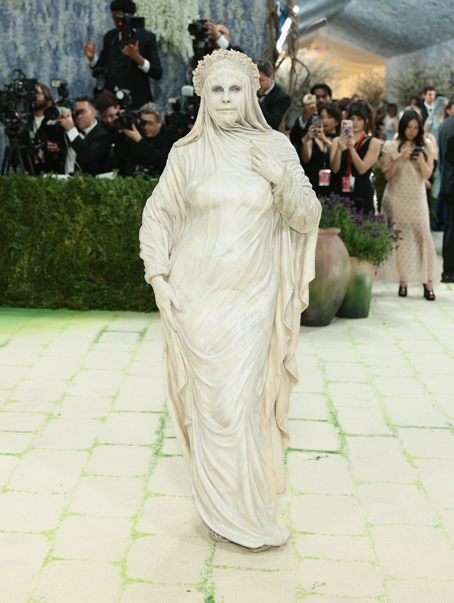 Heidi Klum’s 2026 Met Gala look brings out her love for Halloween – NBC ...