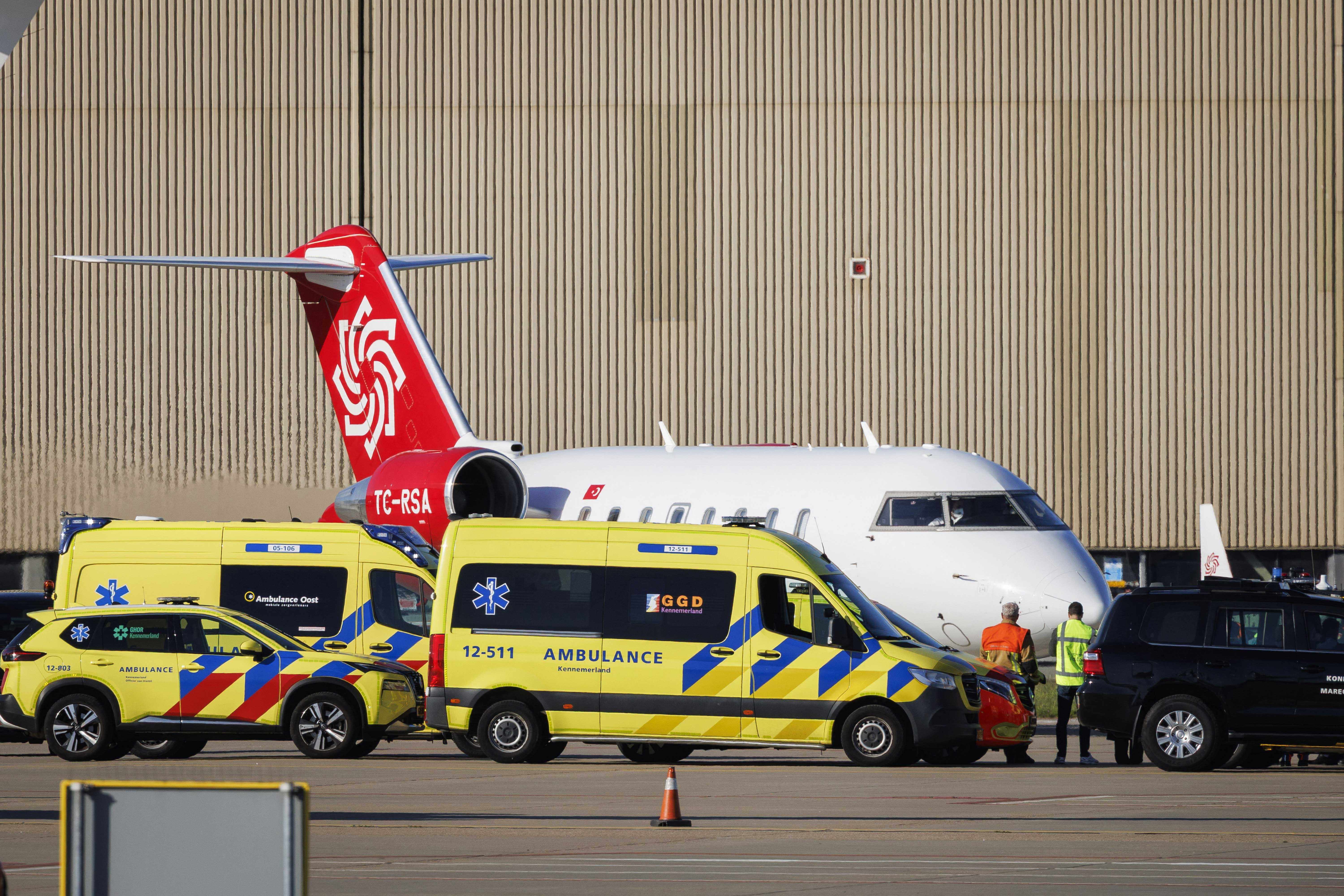 Flight attendant tests negative for hantavirus; new case suspected on remote island