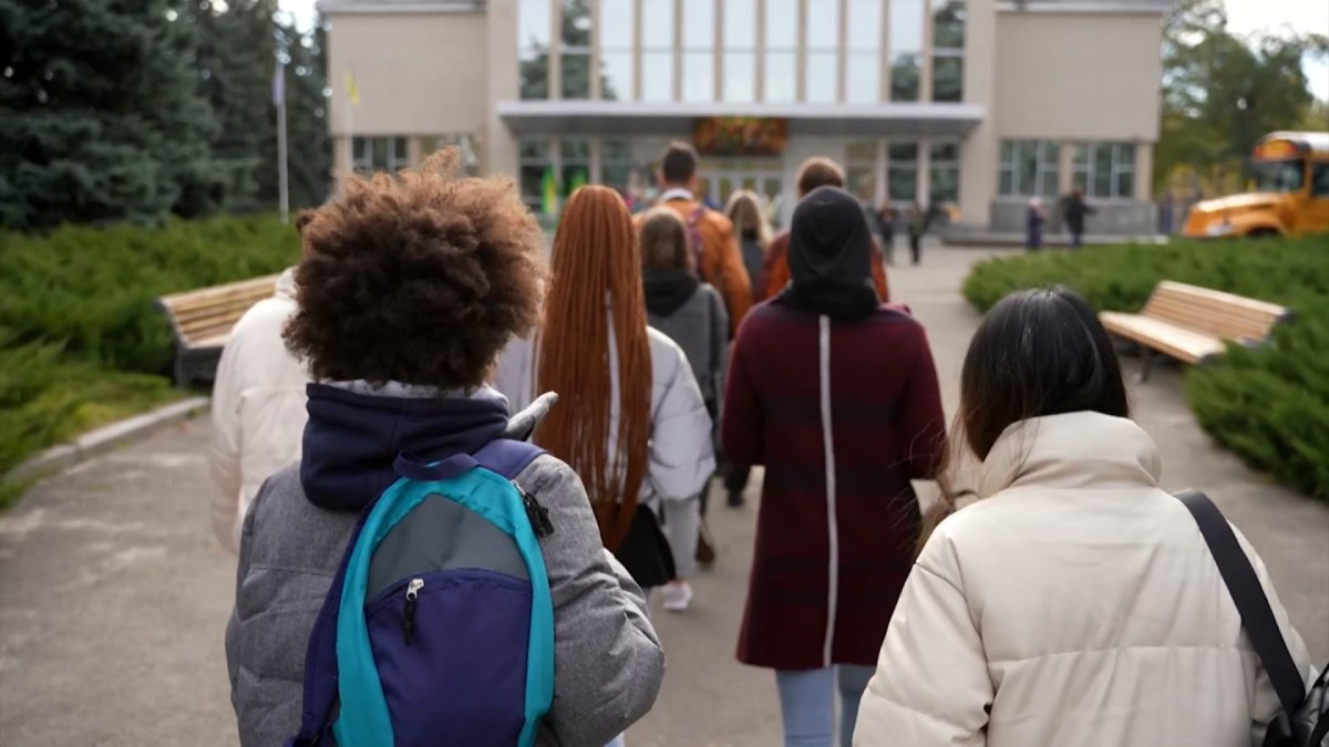 Gen Z charter school alumni earn more than their public school peers, report finds