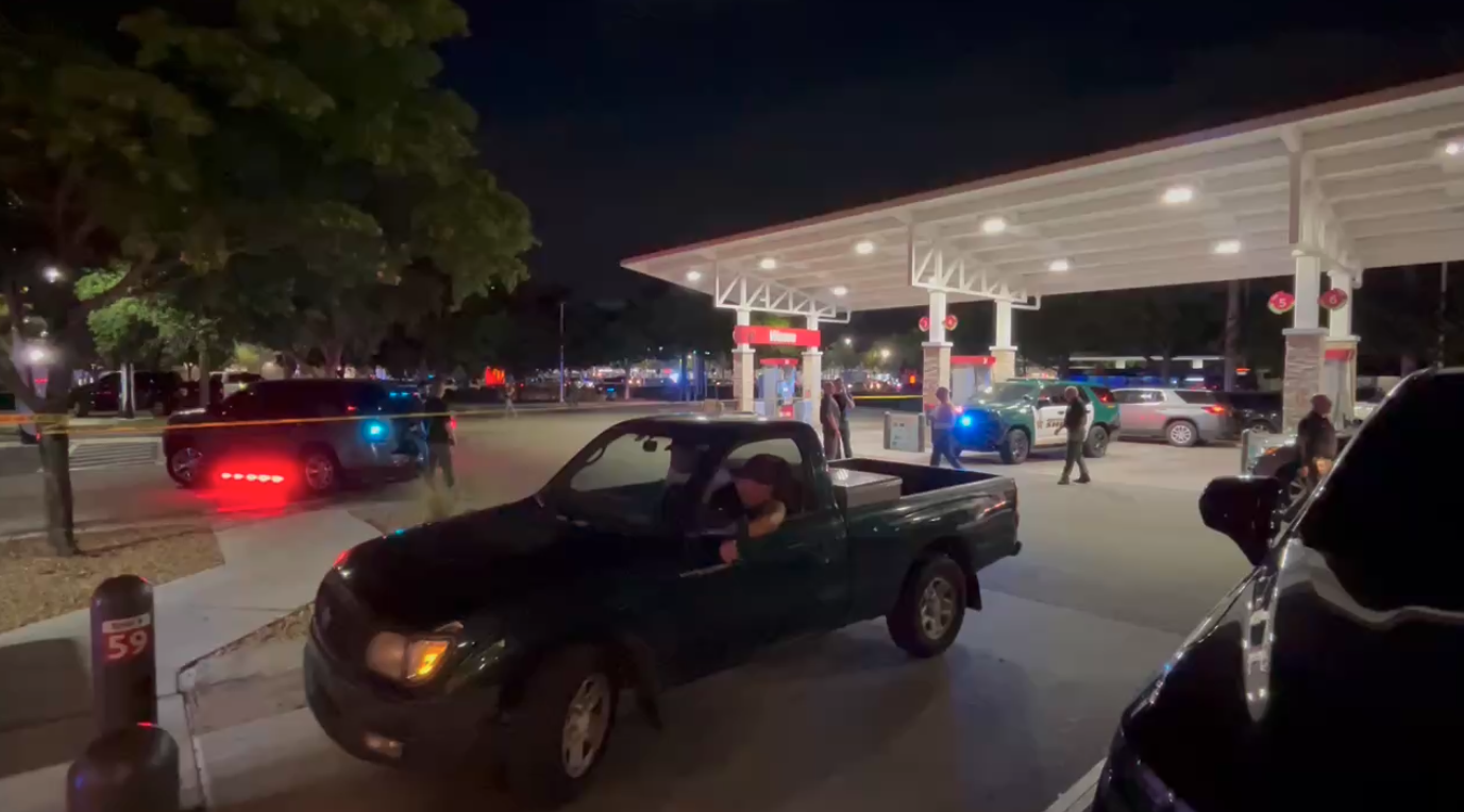 Deputies fatally shoot armed suspect in Davie, sheriff says