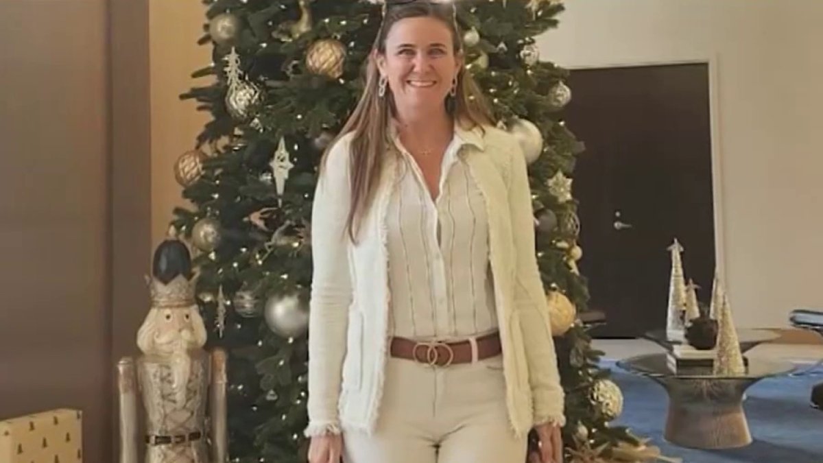 Prominent realtor and her daughters found dead in murder-suicide
