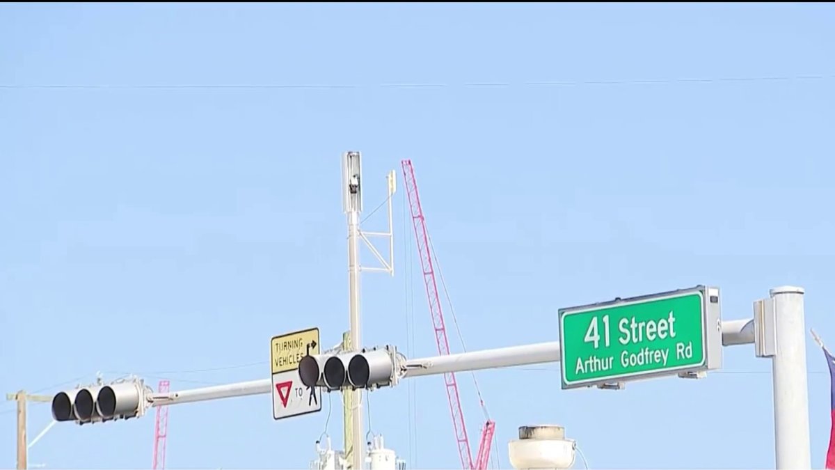 Miami Beach suspends red-light cameras for right turns