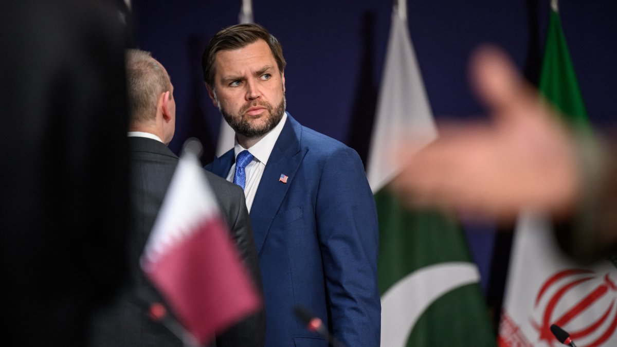 U.S. and Iran negotiators enter 2nd day of talks after rough start