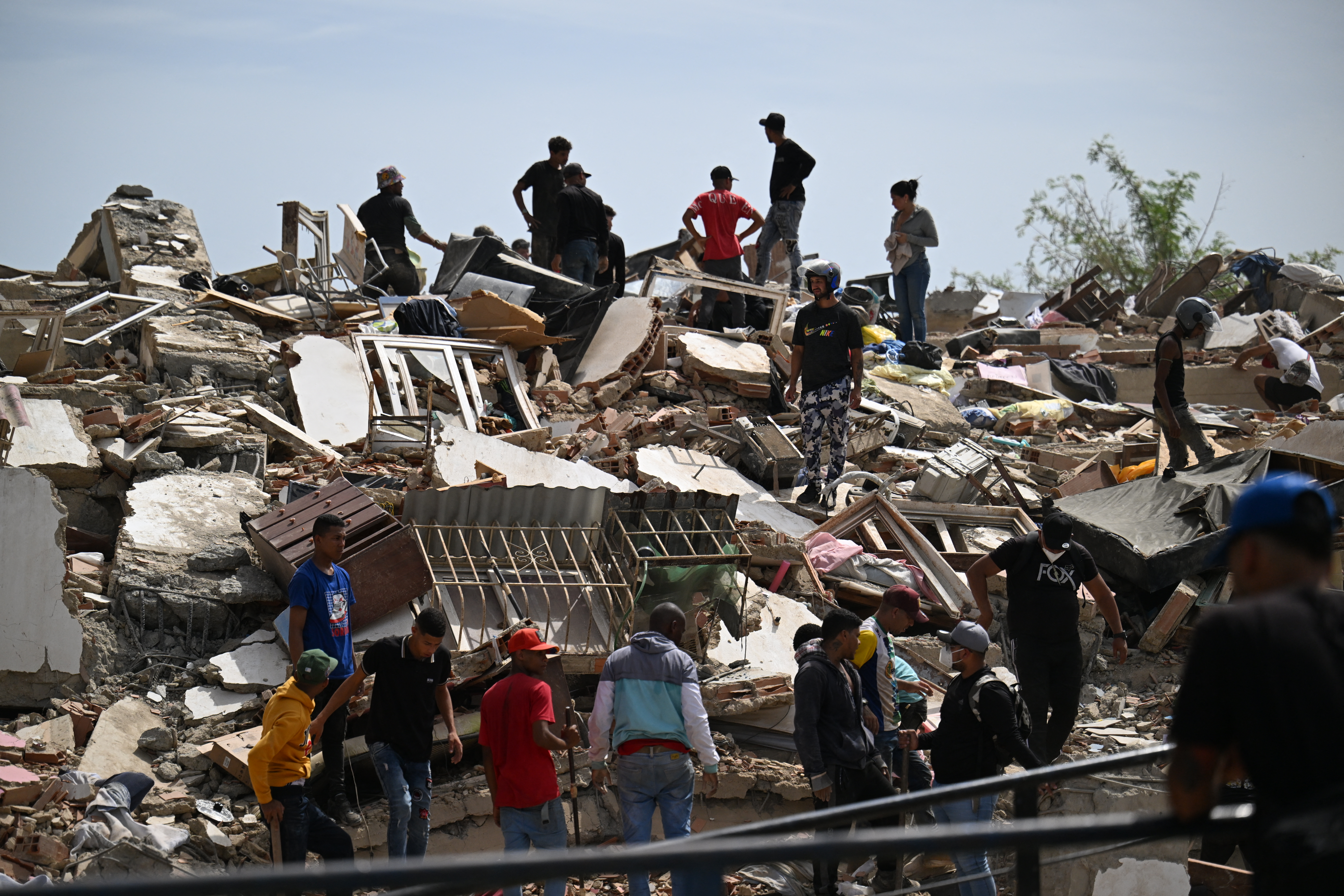 Desperate search for survivors under rubble after Venezuela quakes kill at least 164