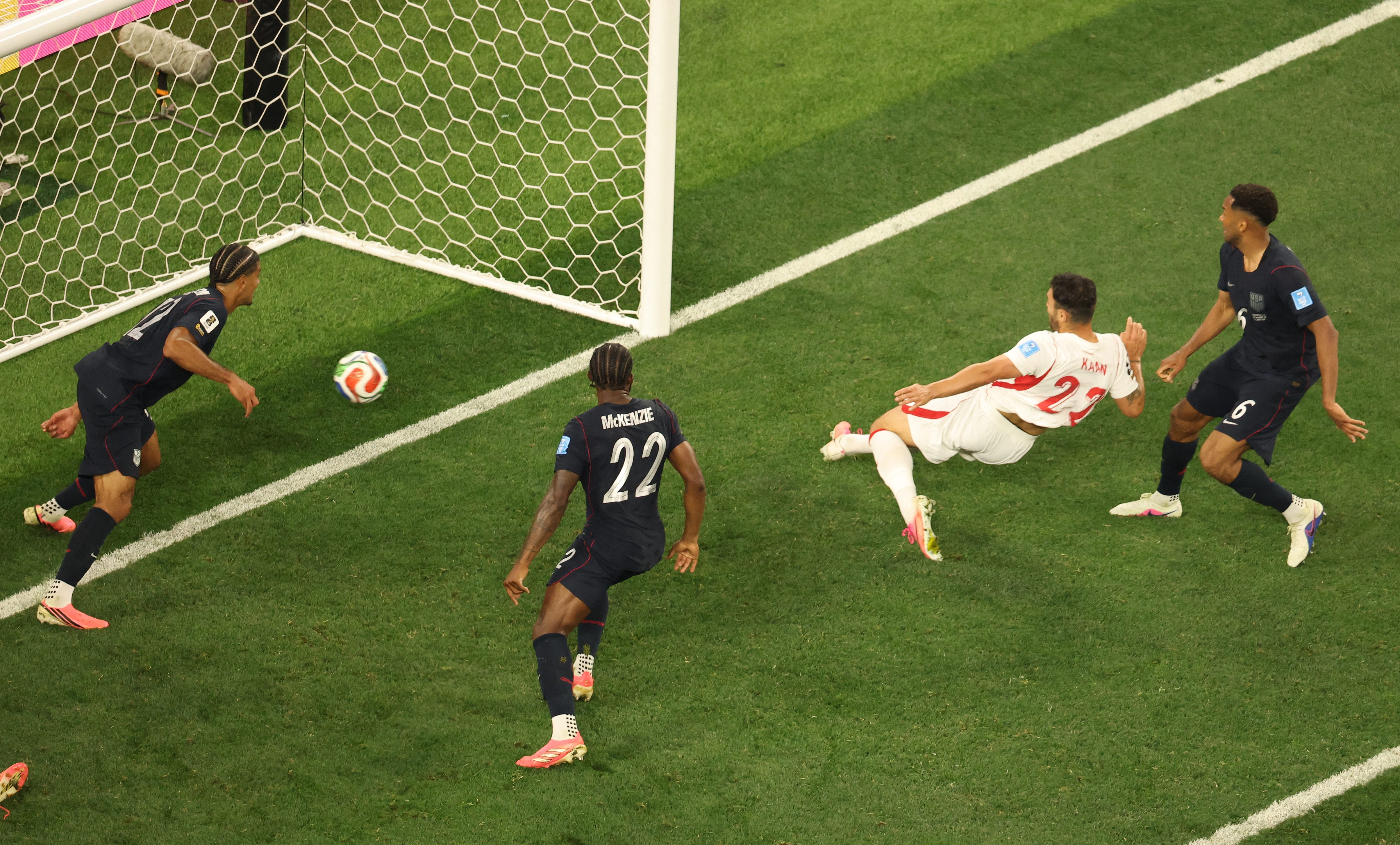 Turkey stuns USA 3-2 with final kick of World Cup Group D finale