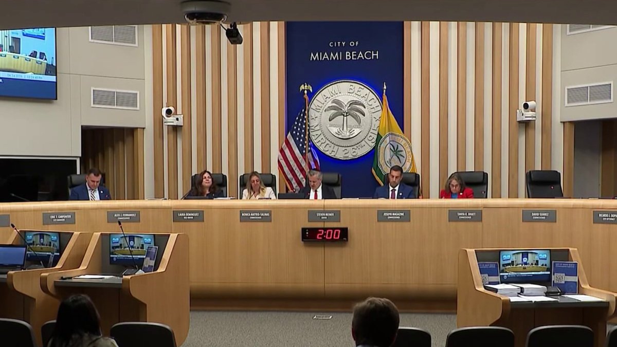 Miami Beach commissioners and mayor debate their own compensation