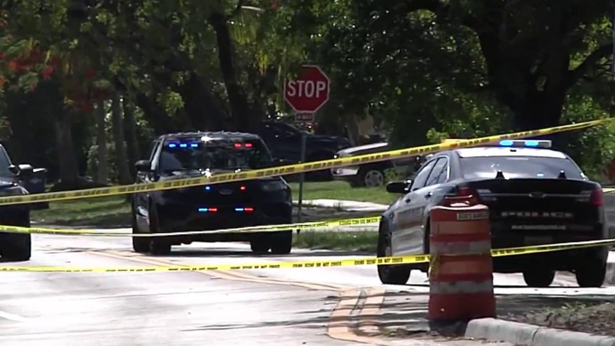 Man stabbed during armed robbery in Lauderhill, police say