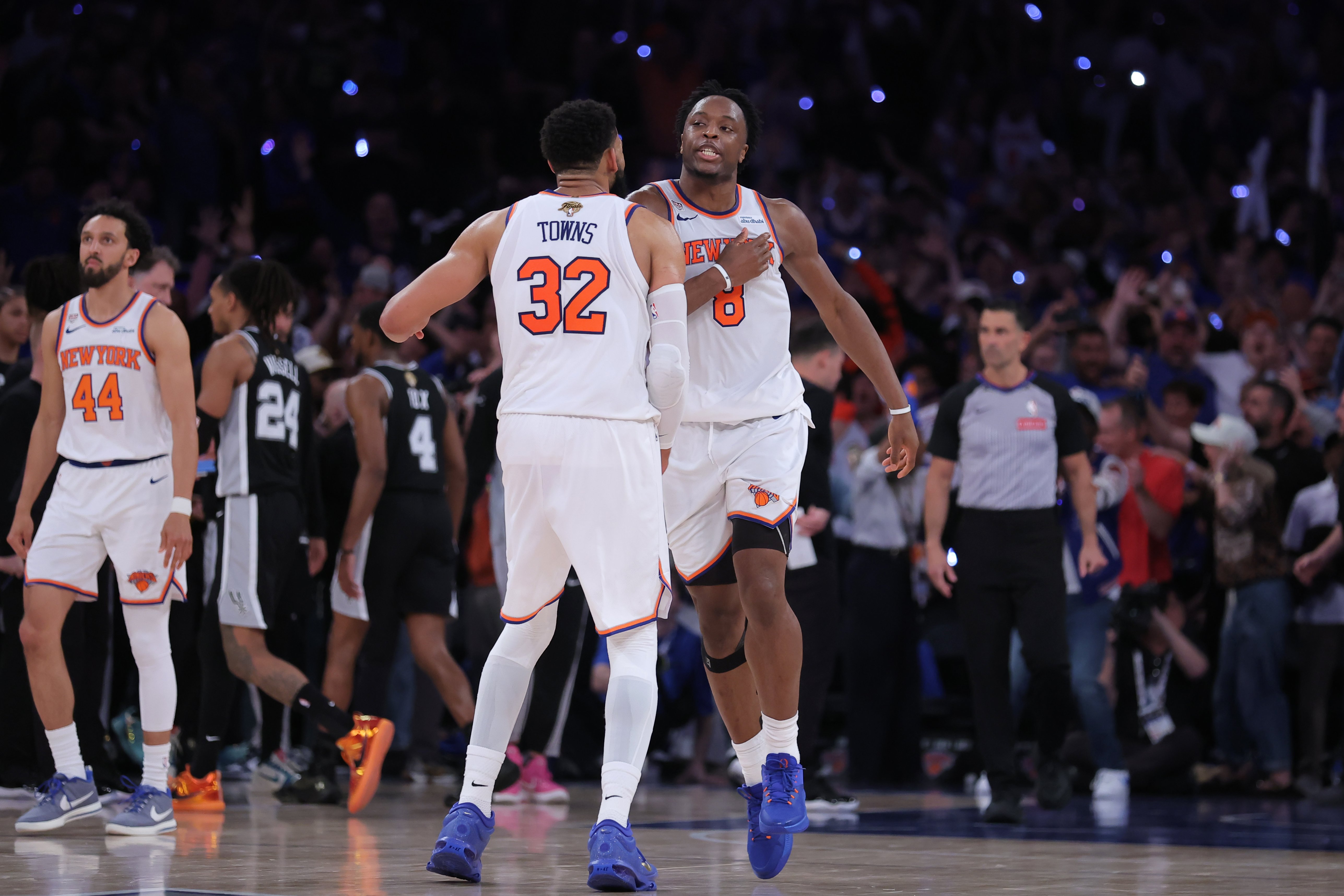 Knicks rally from 29 down to stun Spurs in historic NBA Finals Game 4 comeback