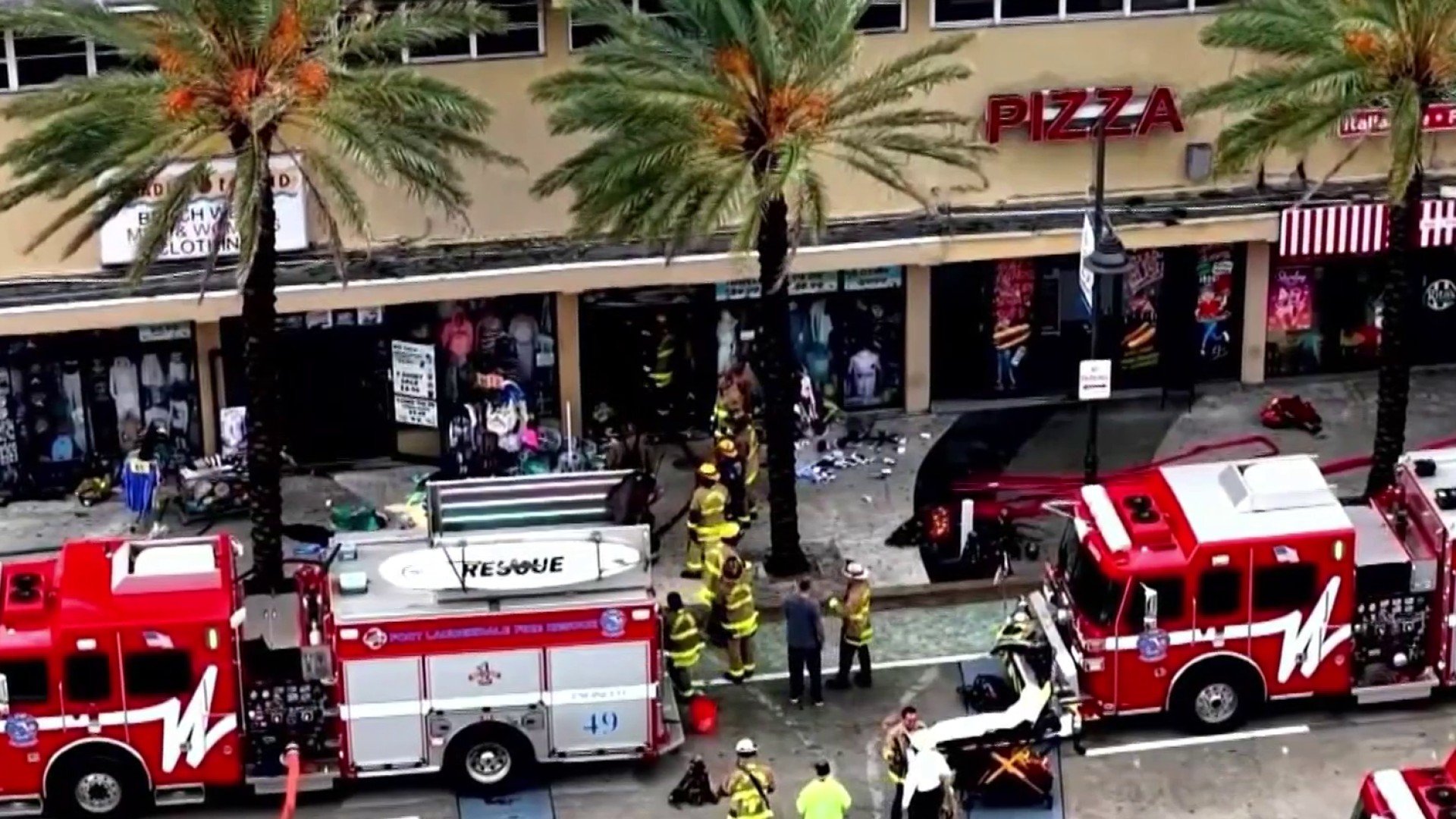 Clothing store catches fire on Las Olas Boulevard in Fort Lauderdale