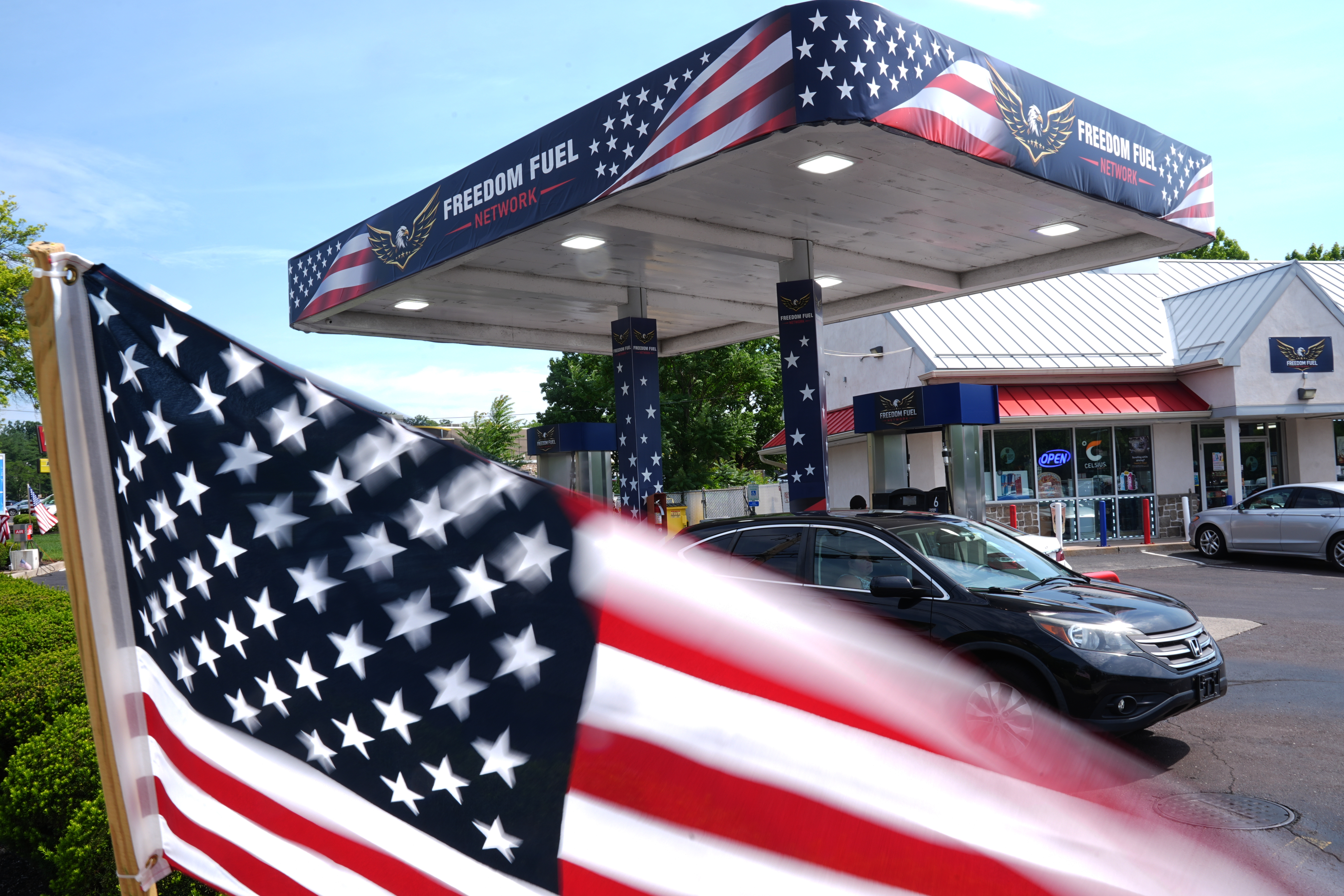 The men behind Trump's $3.47 gas: An NFL coach, a GOP fundraiser and two brothers