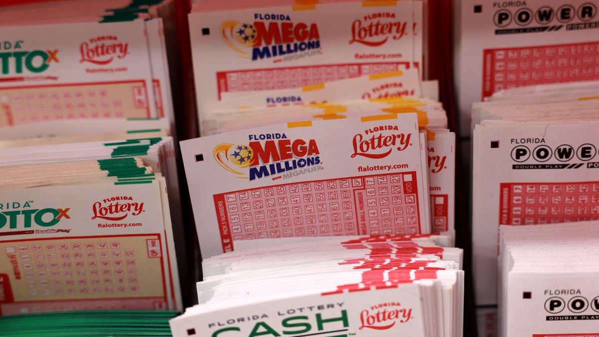 Winning ticket for $800M Mega Millions jackpot sold in Florida