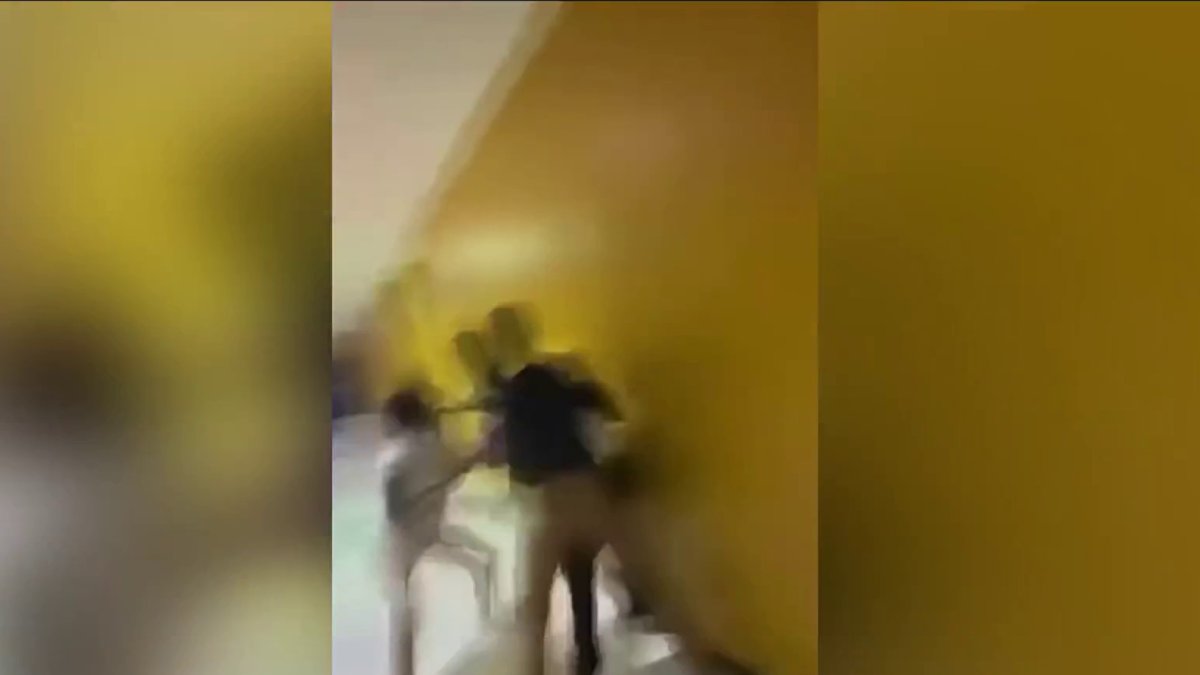 Video shows students fighting at Miami Northwestern Senior High, 2 hospitalized after stabbing
