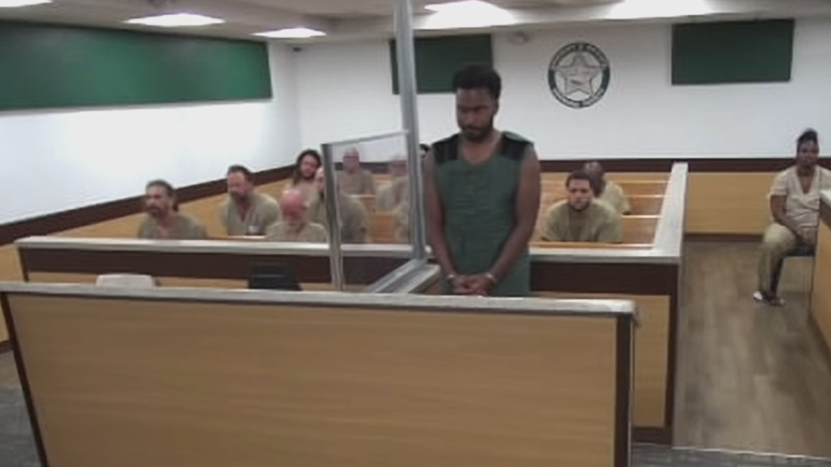 ‘Going to kill you': BSO deputy punched fiancée, choked her, report says