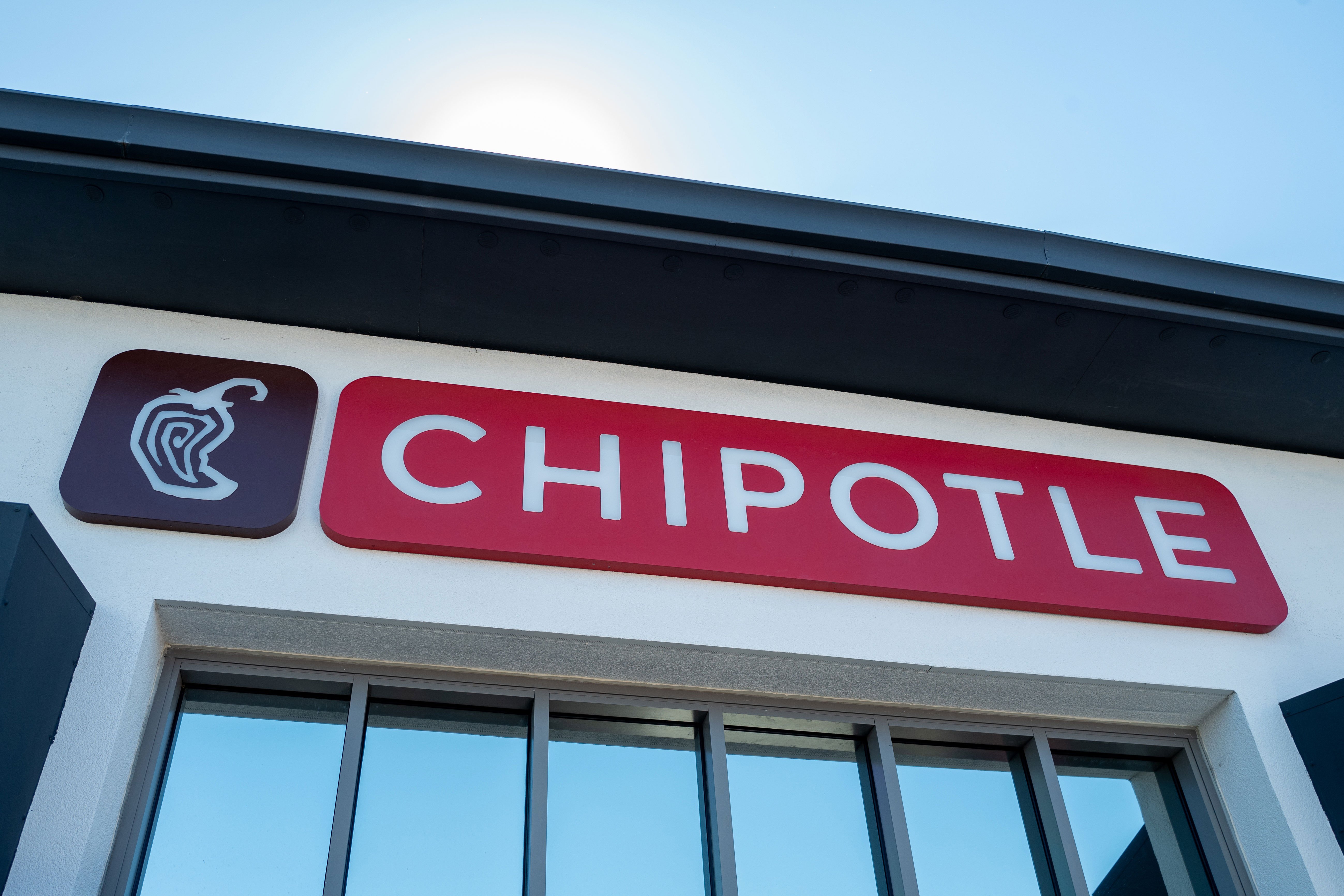 Chipotle pulls jalapeños from some restaurants for potential tie to salmonella outbreak