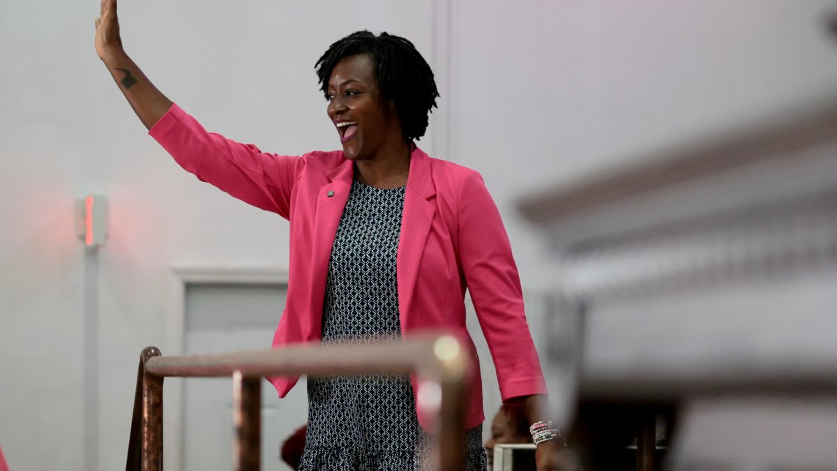 Democratic socialist Angie Nixon upsets Alex Vindman in Florida’s Democratic Senate primary