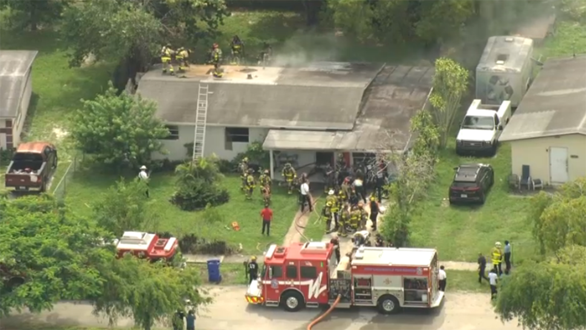 Man rushed to hospital after house fire in Fort Lauderdale, officials say