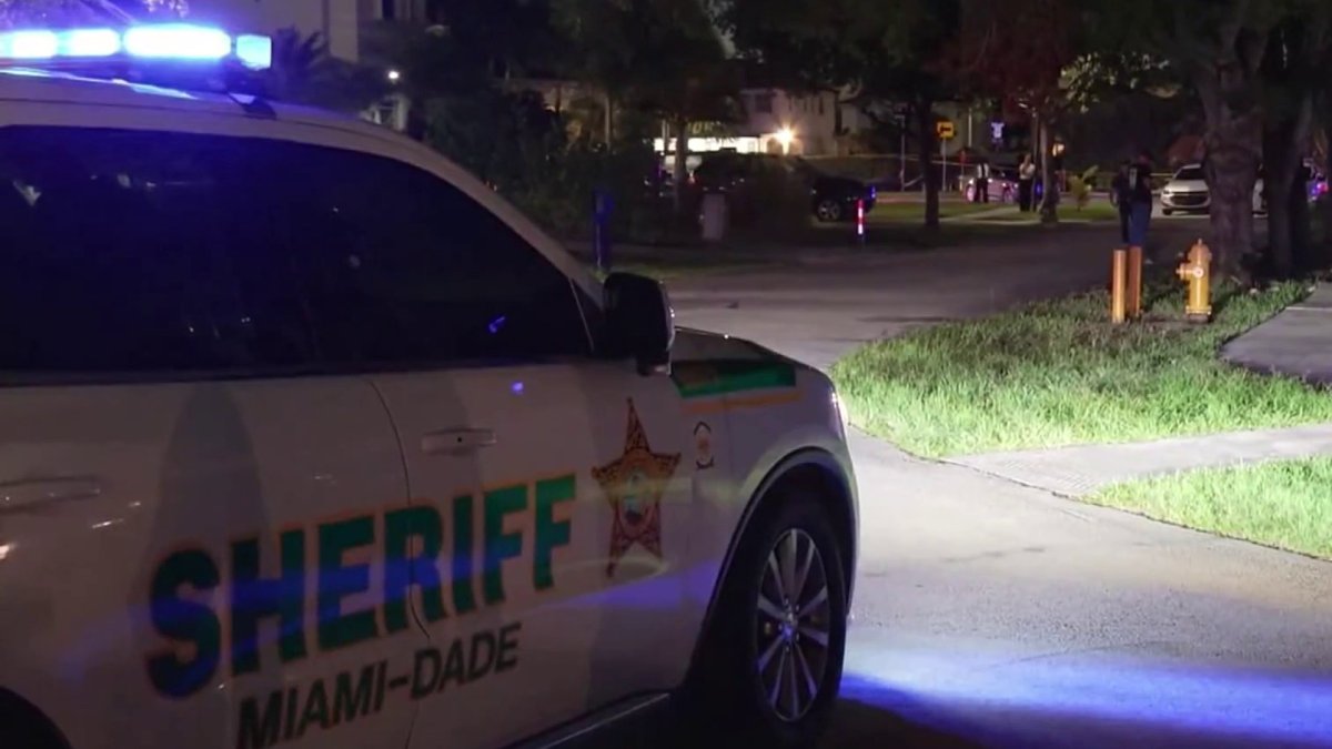 Coverage image for: Detectives search for subject who shot teen during altercation in SW Miami-Dade