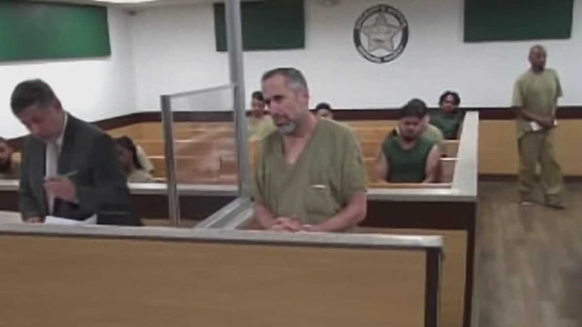 Assistant principal accused of domestic violence in Weston walks out of jail