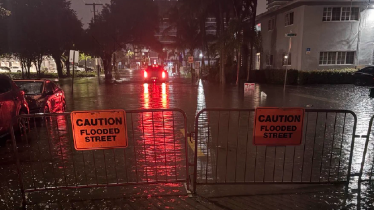 LIVE RADAR: South Florida drivers urged to use caution as heavy rain floods streets