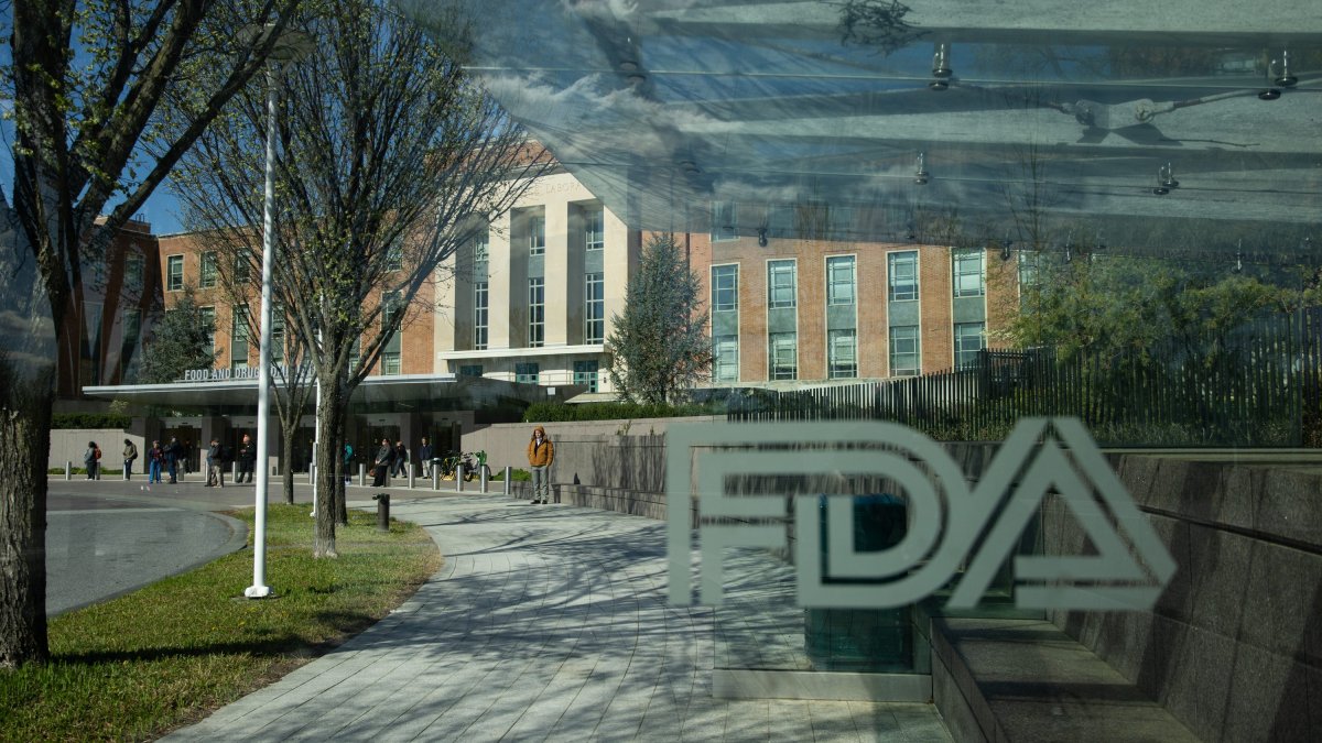 FDA panel endorses first-of-a-kind cancer blood test