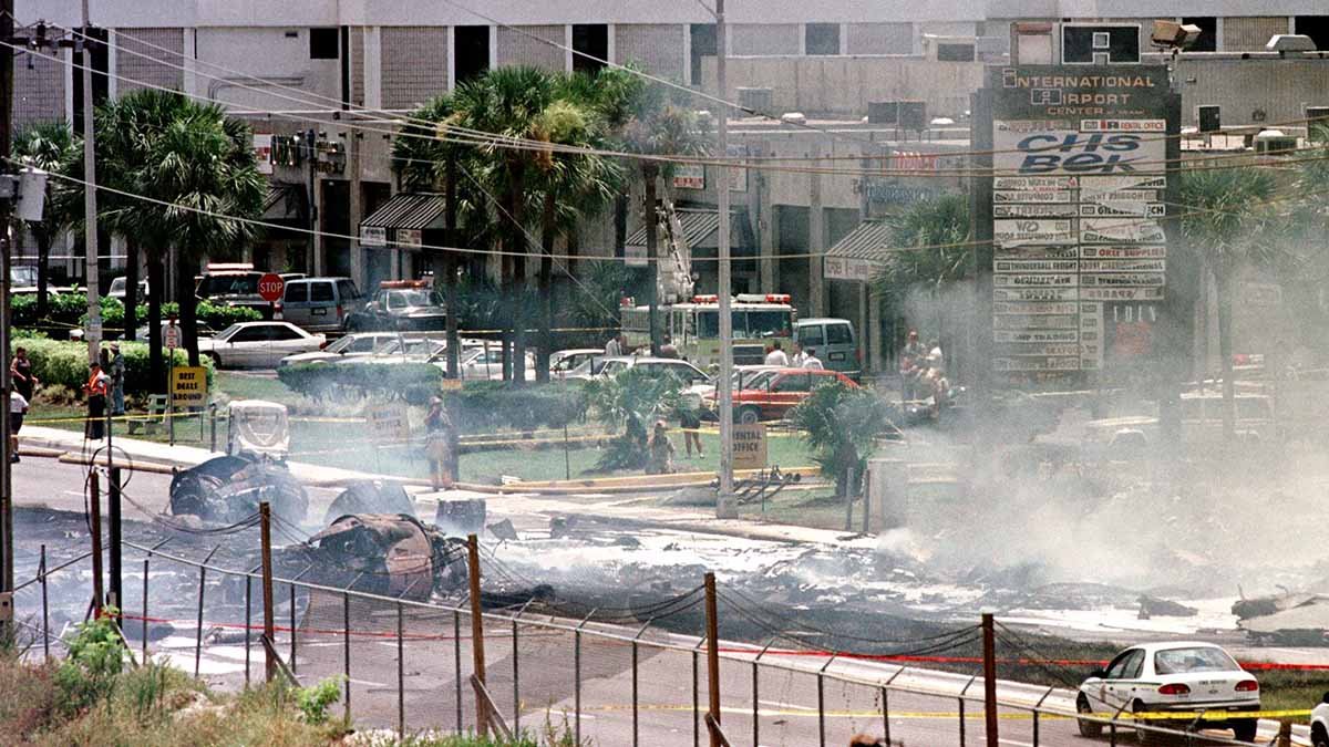 Nearly 30 years ago, similar cargo plane crash at MIA also killed 5