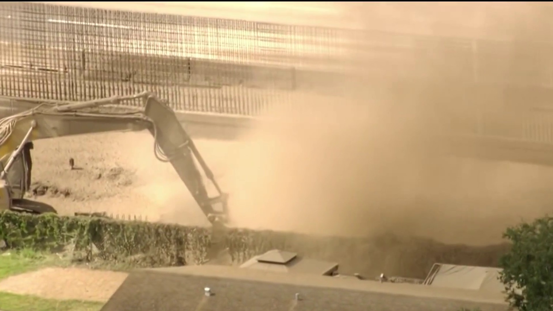 nbcmiami.com - Hollywood residents return home 2 days after excavator hits gas line near Turnpike