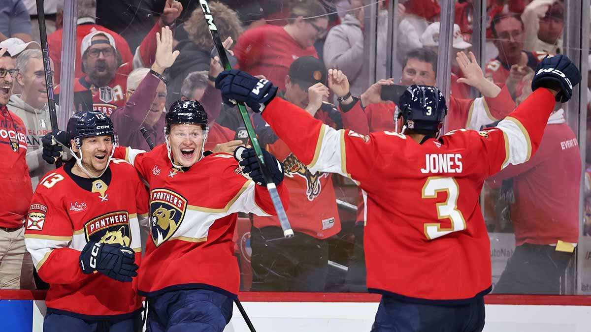 Brady Tkachuk completes 2nd straight natural hat trick in OT as Panthers stun Canucks