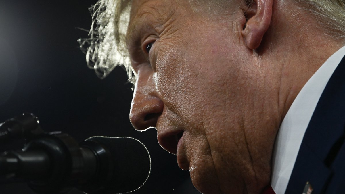 Trump at South Florida rally revives the idea of military intervention in Cuba after Iran