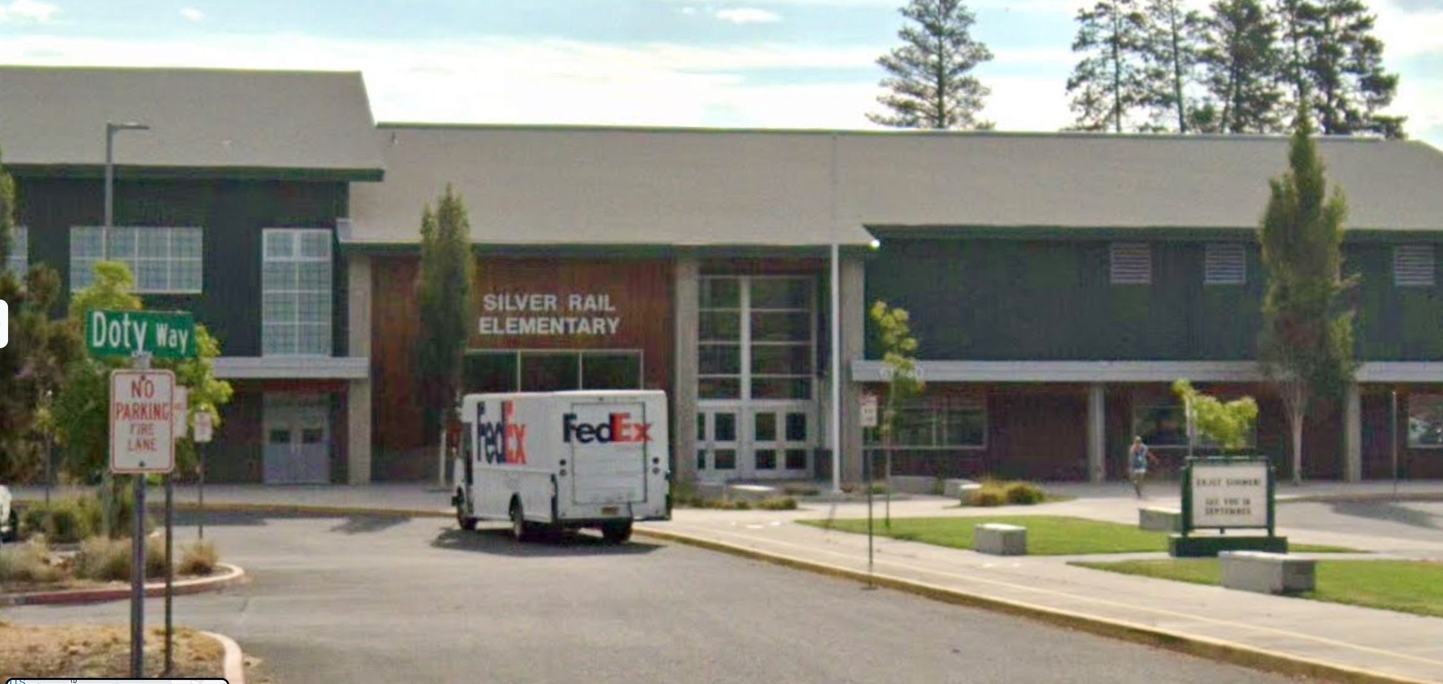 Police say at least 2 were hospitalized after shooting at Oregon elementary school, and the shooter is dead