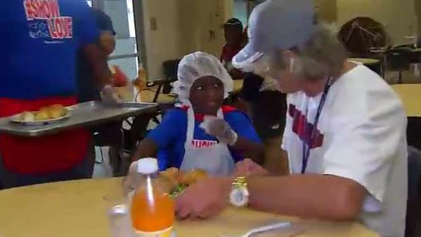 4-Year-Old Boy Feeds the Homeless Across the Country