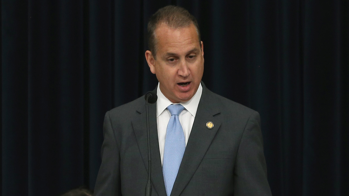 Diaz-Balart Won't Comment on Trump's Vulgarity at Meeting