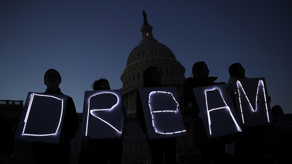 Democrats Push for DACA Deal as Deadline for Dreamers Nears