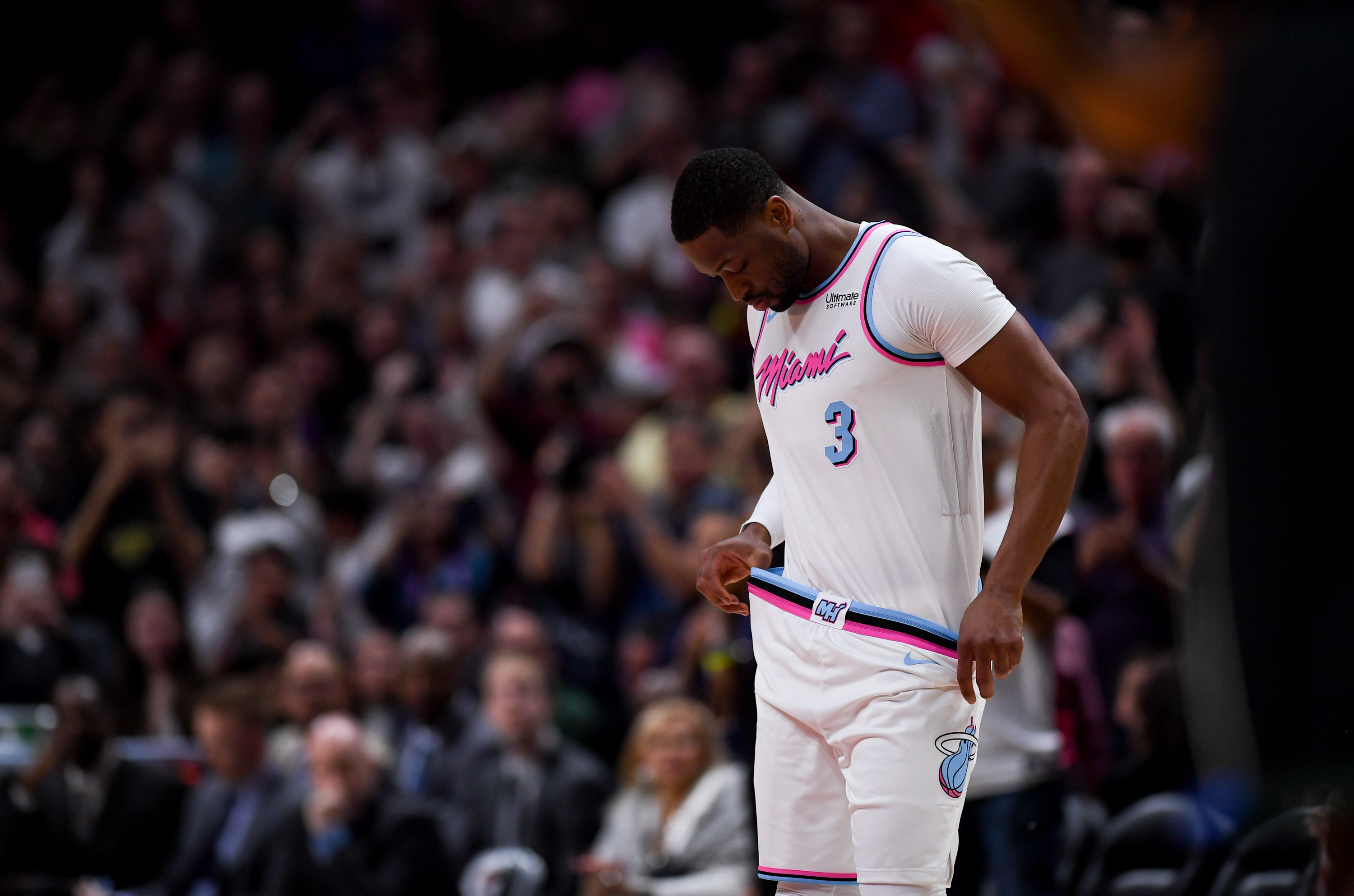 Heat Snap Five-Game Losing Streak in Wade's Return