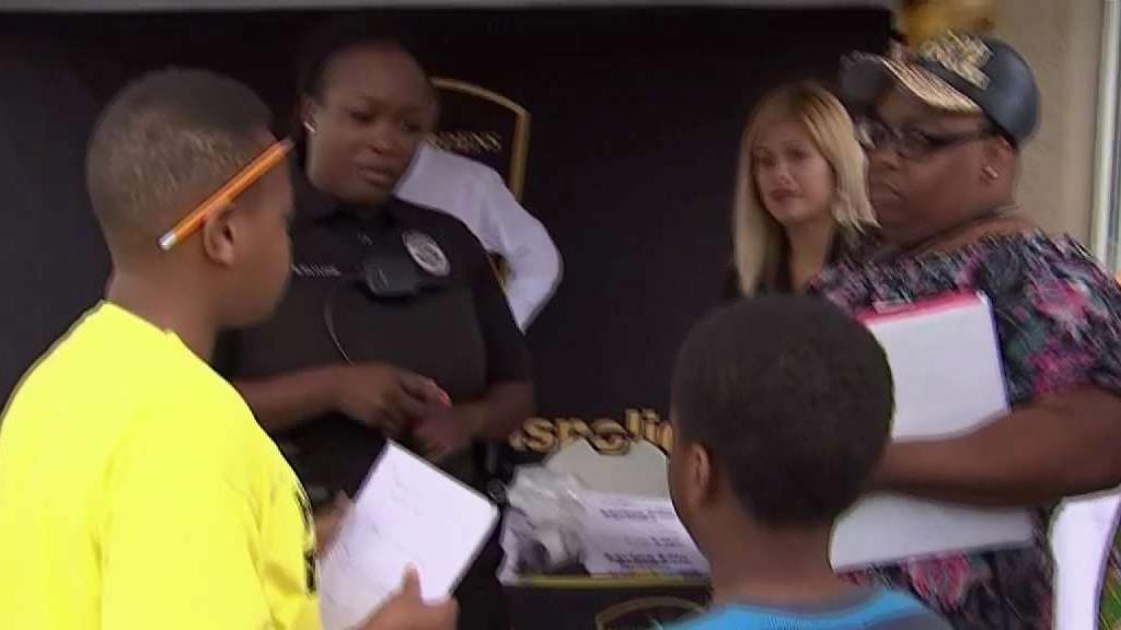 Miami Gardens Police Get Chance to Talk With Residents