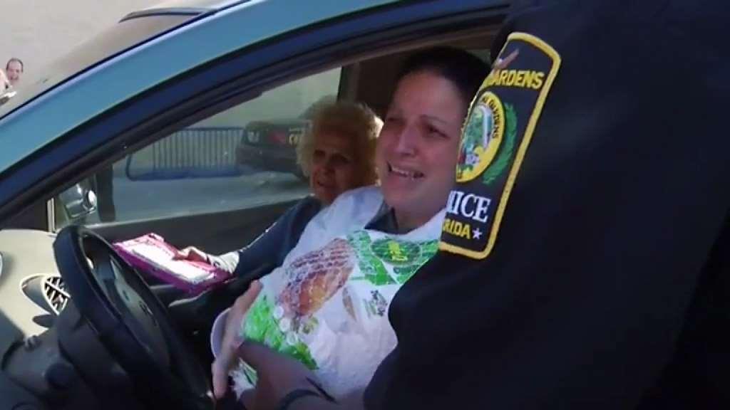 Miami Gardens Police Give Away Free Turkeys to Drivers