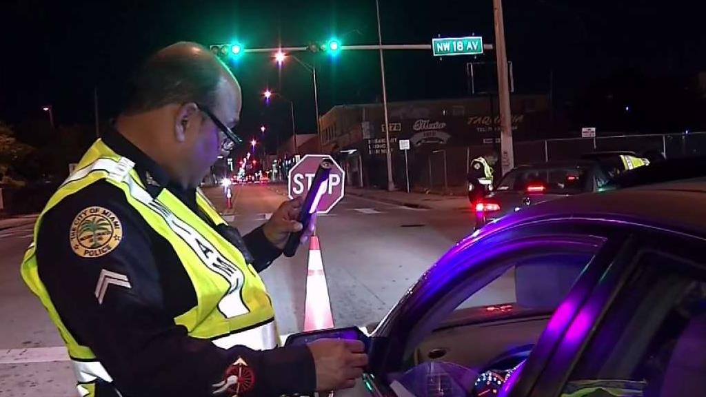 Police Preparing to Stop Drunk Drivers on New Years Eve