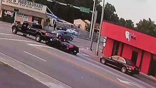 Lamborghini Slams Into Truck, Suspects Escape In Mercedes